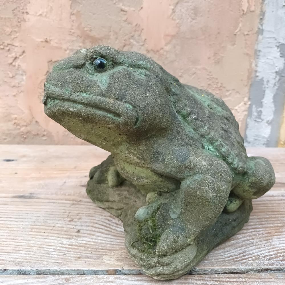 Toads & Frog Statues
