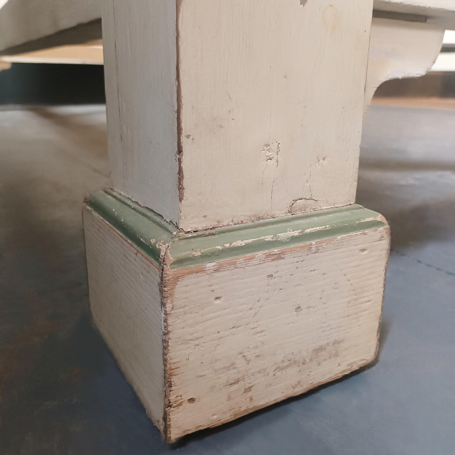 An Edwardian Freestanding Four Poster Bed