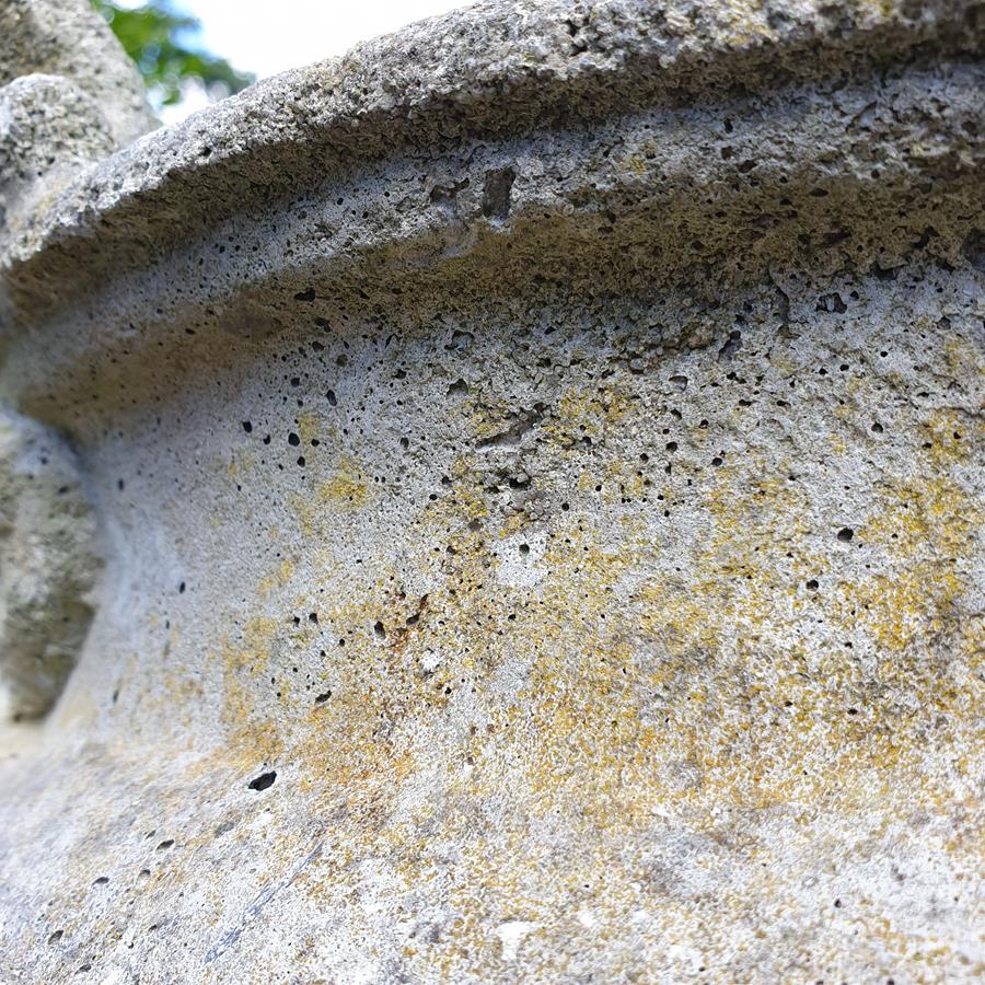 Amphora urn