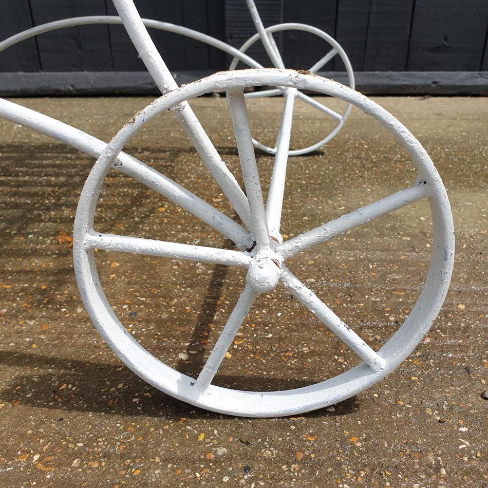 Painted Iron Sun Lounger