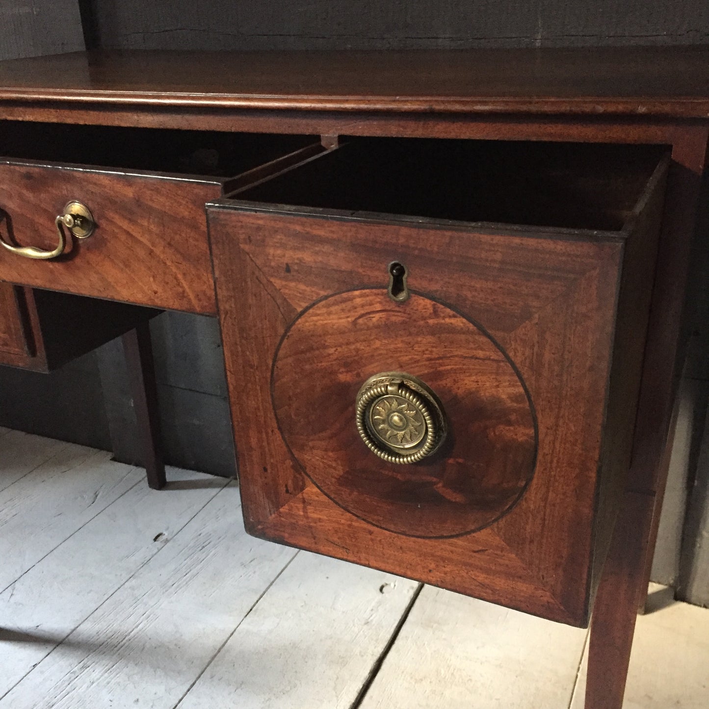 Hepplewhite Dressing Table