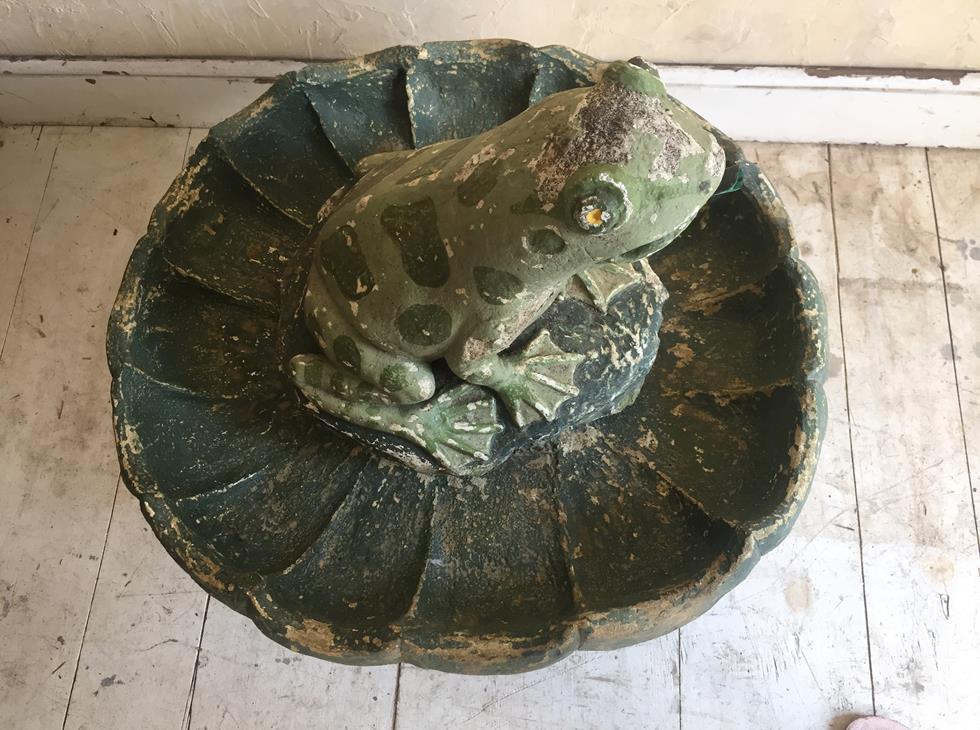 Frog Fountain/Bird Bath
