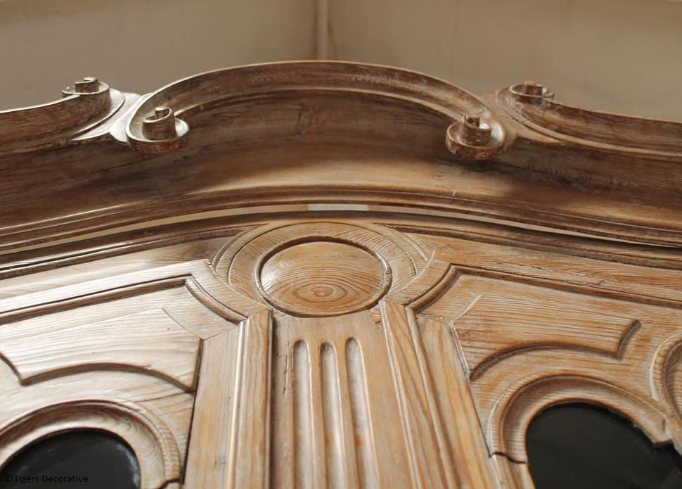 Pine Buffet Du Corps