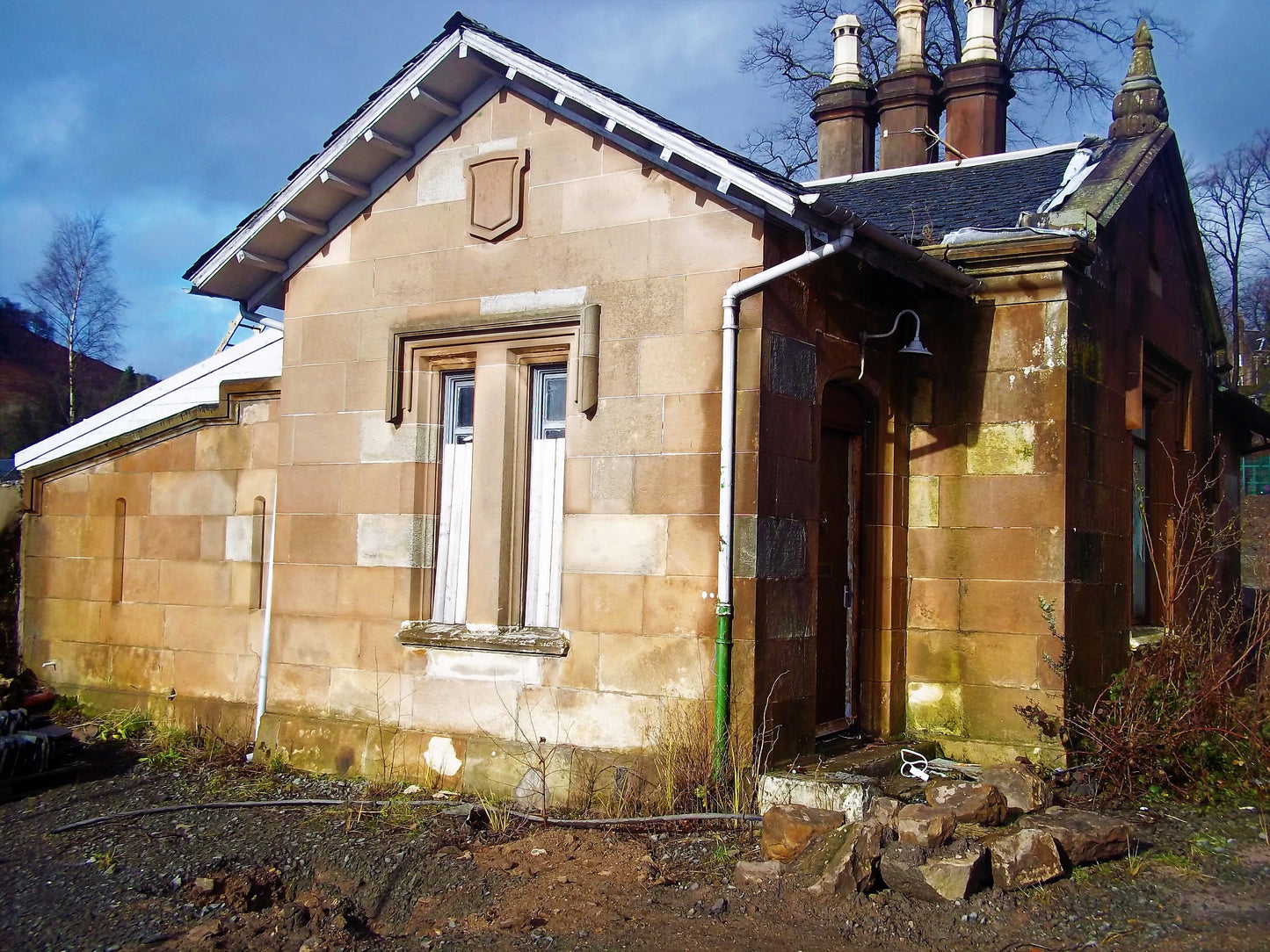 19th Century Dismantled Sandstone Cottage