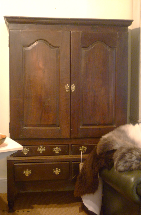 18th Century Oak Linen Press