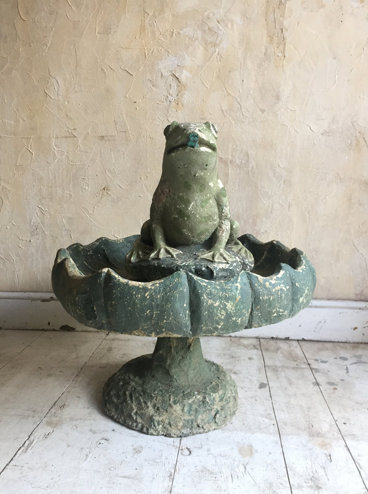 Frog Fountain/Bird Bath