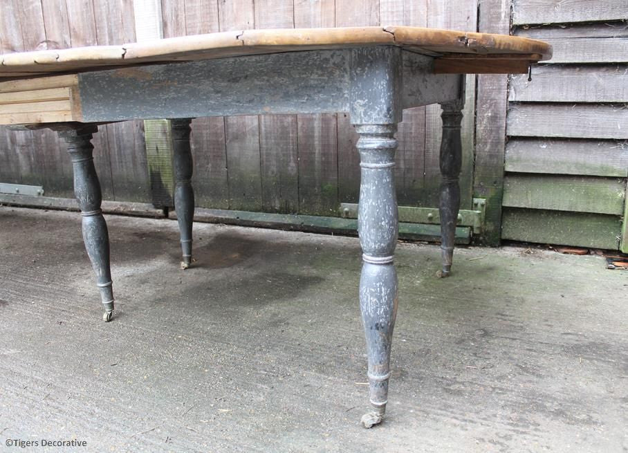 19th Century French Extending Dining Table