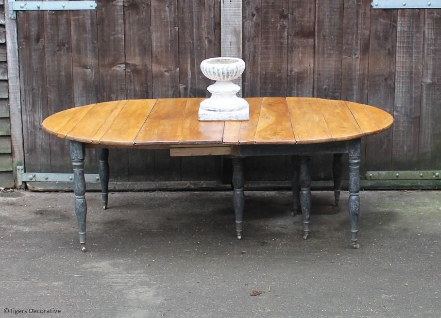 19th Century French Extending Dining Table
